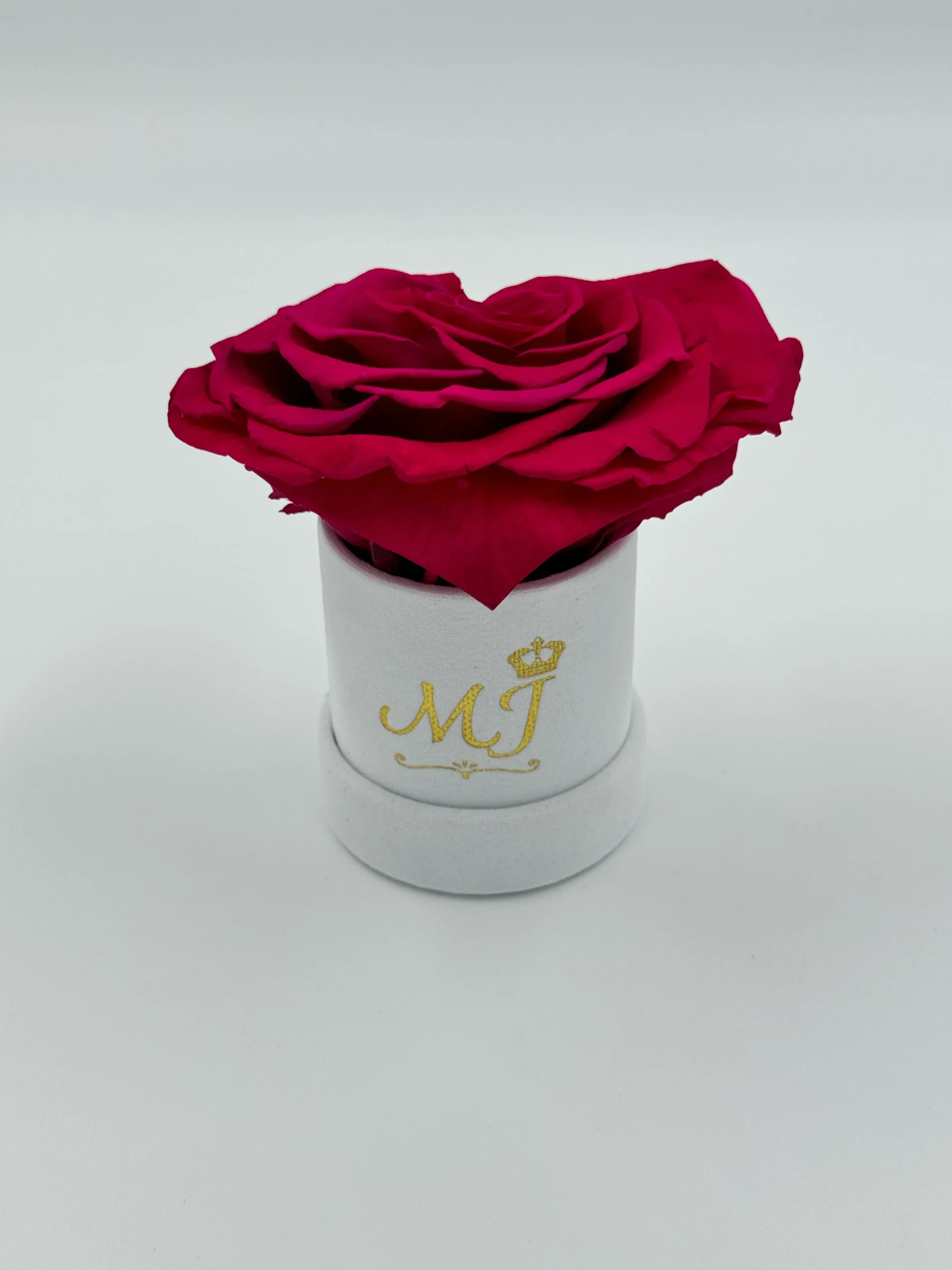 Beauty Jumbo Fuchsia Heart Rose Small White Box 1 Beauty Jumbo Fuchsia Heart Rose Small White Box