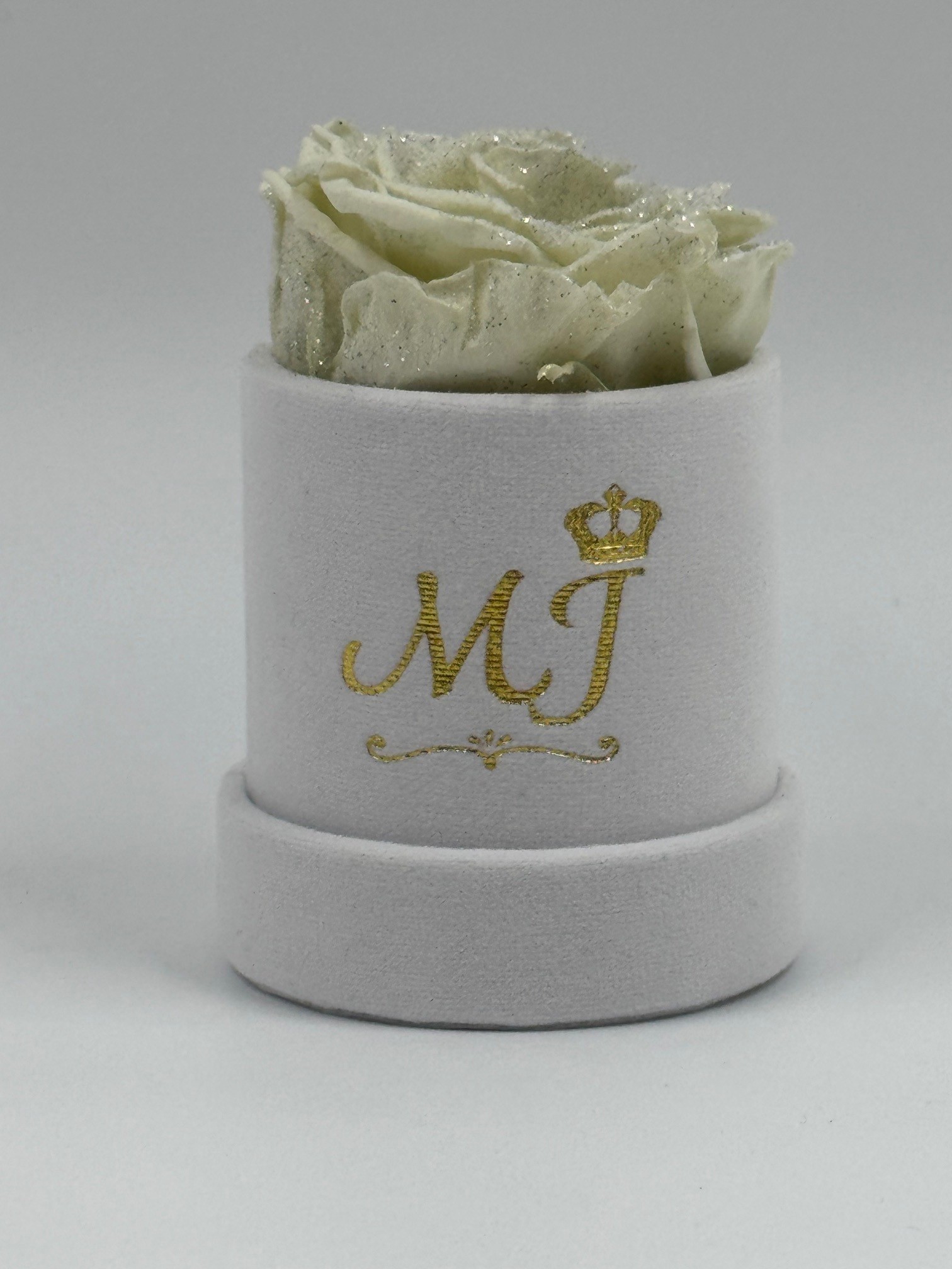 Pearl-Cream Medium Satin Rose Small White Box 1 Petite-boite-blanche-satin