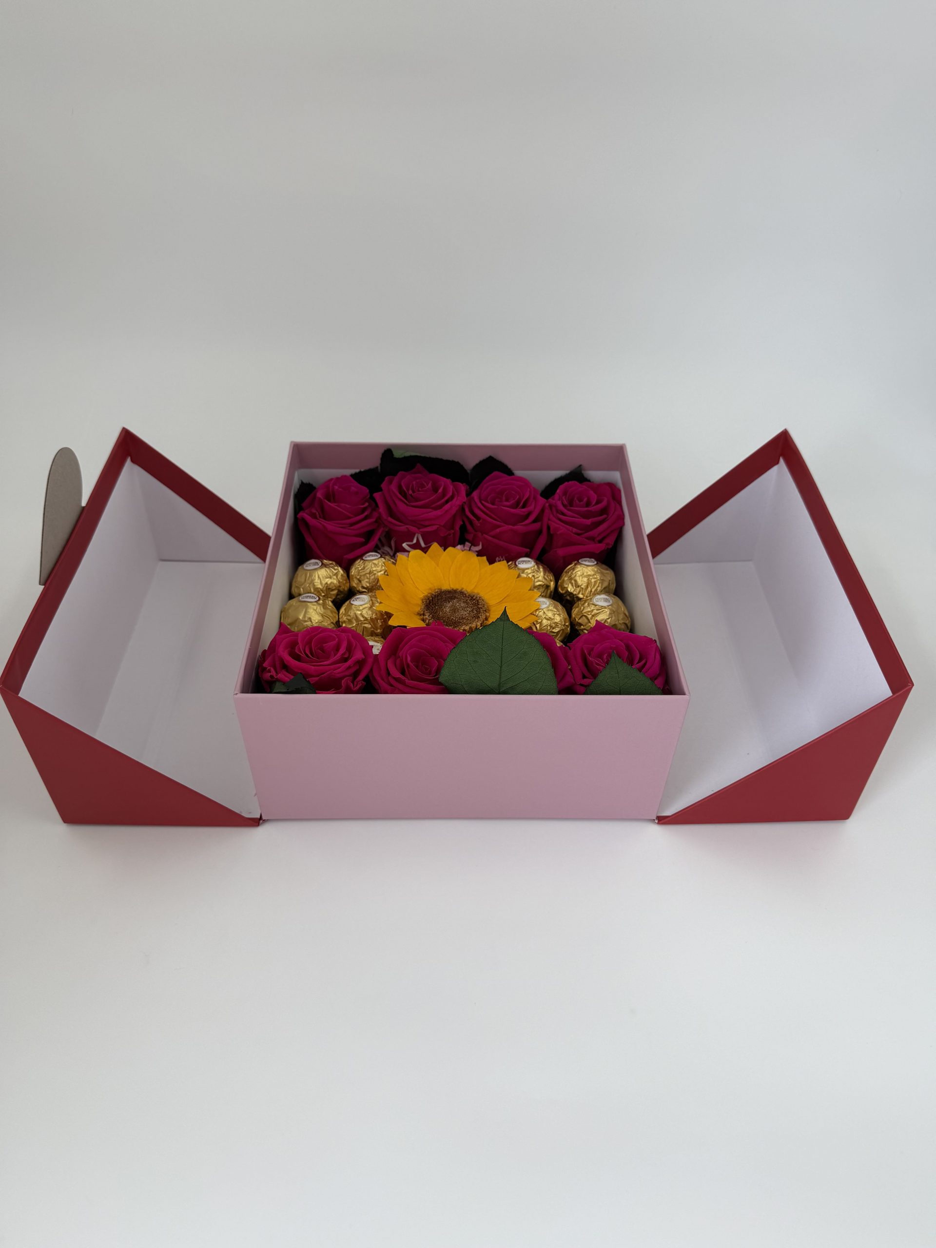 Valentine's Day Gift Set (8 Roses) 1 8 Roses valentine's day